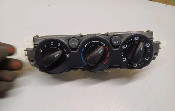 Ford Focus Climate control unit 3M5T19980AD