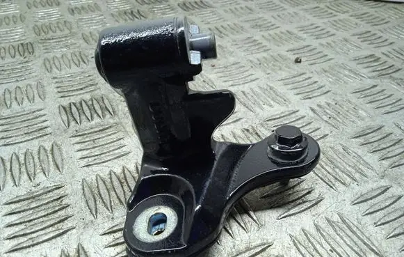 Mercedes-Benz GLA W156 Rear door lower hinge