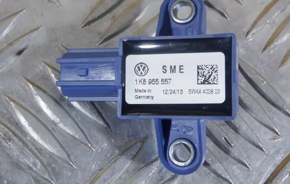 Volkswagen Scirocco Airbag deployment crash/impact sensor 1K8955557