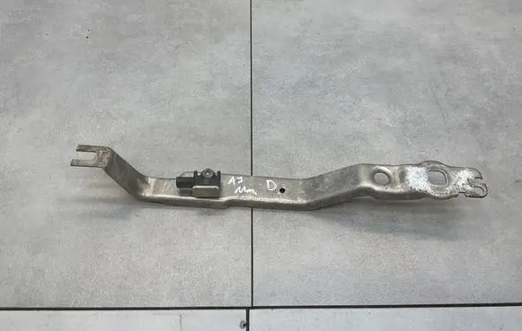 Audi A7 S7 4G Fender mounting bracket 4G8807592C