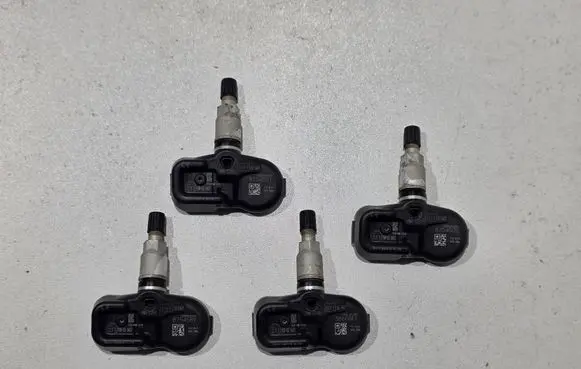 Toyota Auris E180 Tire pressure sensor 10R035437