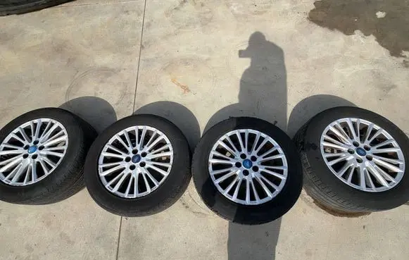 Ford Galaxy R17 alloy rim EM2C1007B1A