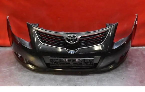 Toyota Avensis Verso Front bumper 