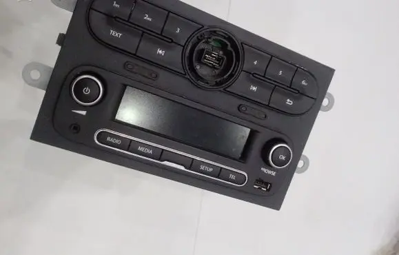 Renault Twingo III Radio/CD/DVD/GPS head unit 281153735R