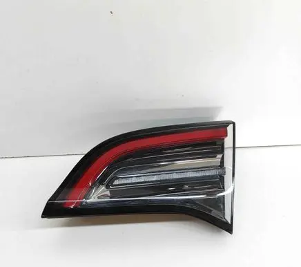 Tailgate rear/tail lights