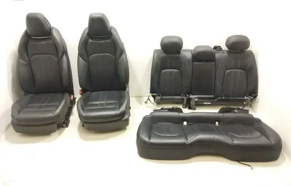 Maserati Levante Seat set 