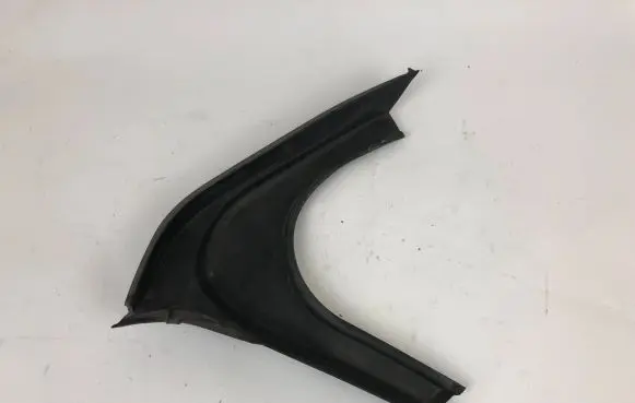 Maserati Ghibli Trunk rubber seal (body) 670036882 81552