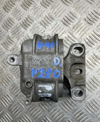 Volkswagen PASSAT CC Engine mount bracket 1K0199262CL