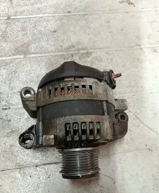 Toyota Avensis T250 Generator/alternator A6052