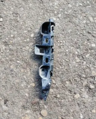 Volkswagen PASSAT B7 Front bumper mounting bracket 3AA807183