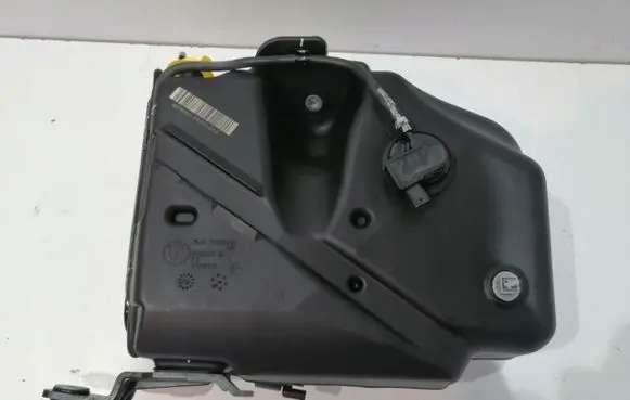 BMW 4 F36 Gran coupe AdBlue liquid reservoir 7399413
