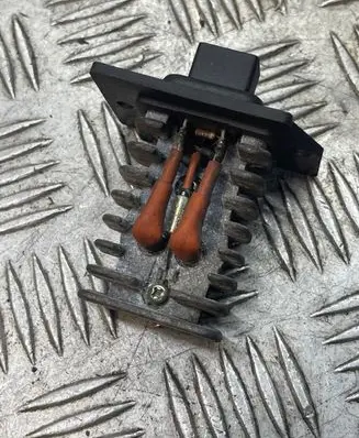 KIA Sportage Heater blower motor/fan resistor M2X100