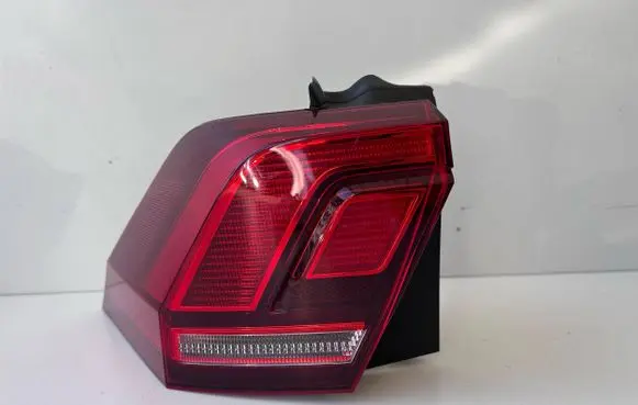 Volkswagen Tiguan Rear/tail lights 5NA945095D
