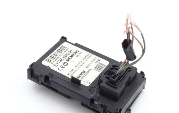 Renault Megane II Ignition lock 8200074331A