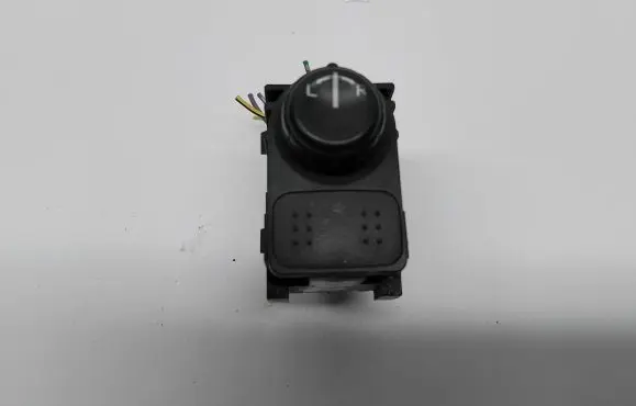 Nissan Navara D22 Central console control unit 