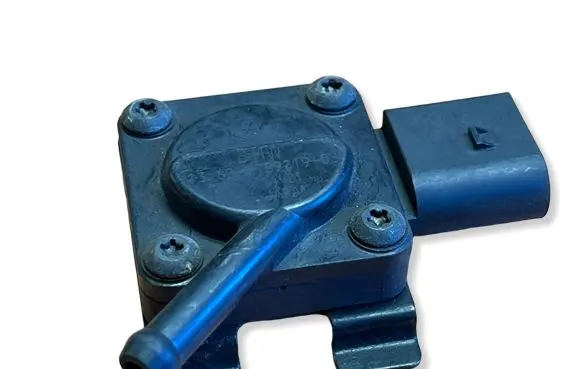 BMW 3 E90 E91 Exhaust gas pressure sensor 7789219