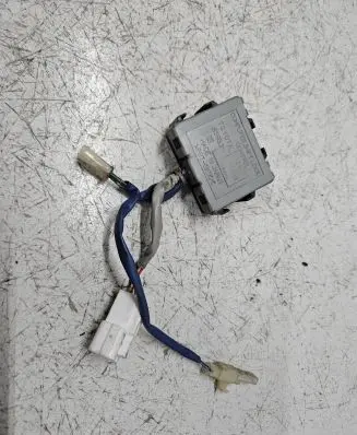 Lexus ES 250 - 300 - 330 Central locking relay 8593333020