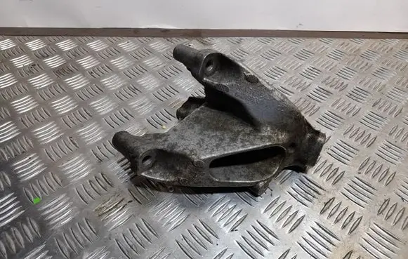 Audi A4 S4 B8 8K Engine mounting bracket 8K0199307