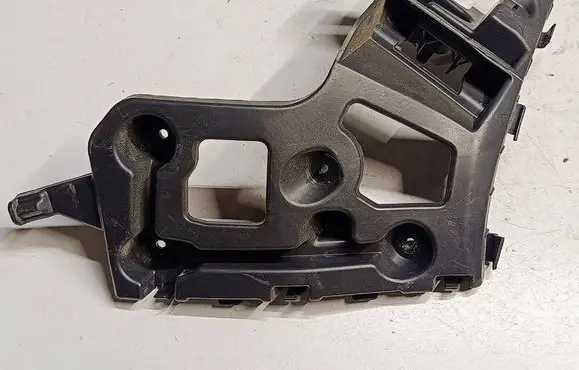 Renault Captur Rear bumper mounting bracket 852220257RS5 852220257R