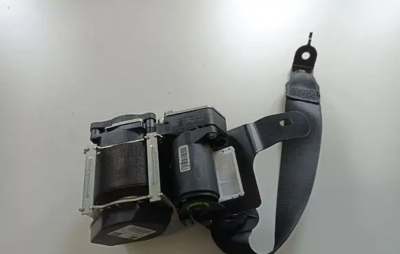 BMW 4 F32 F33 Front seatbelt 628642200 002R0000