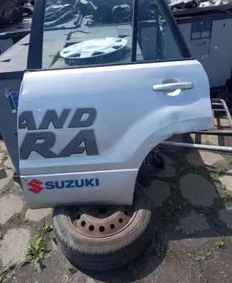 Suzuki Grand Vitara II Rear door