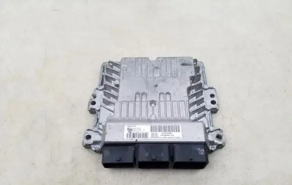 Peugeot 508 Engine control unit/module 9676760880