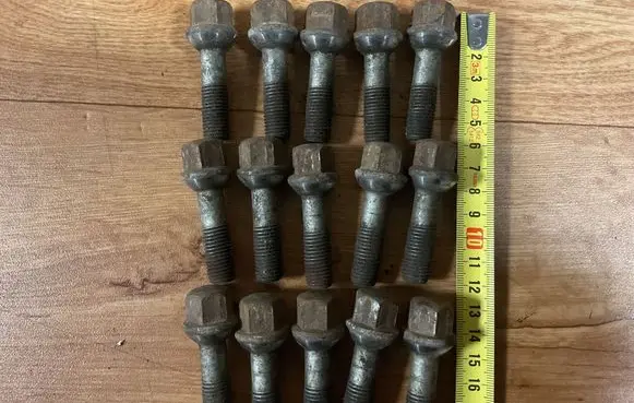Mercedes-Benz E W212 Nuts/bolts 