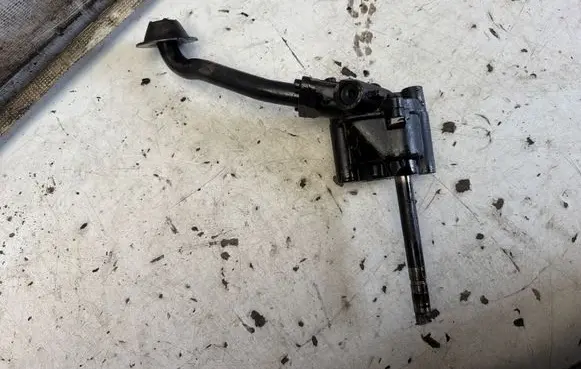 Audi A4 S4 B5 8D Oil pump 026115153A