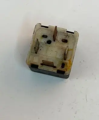 Volkswagen Golf III Other relay 4RA00351001