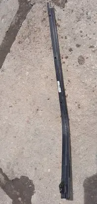 Renault Trafic III (X82) Sliding door middle roller runner 7700311977