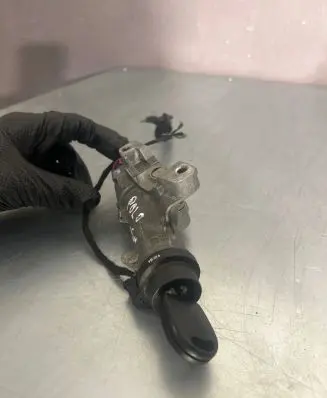 Volkswagen Polo Ignition lock 4B0905851G