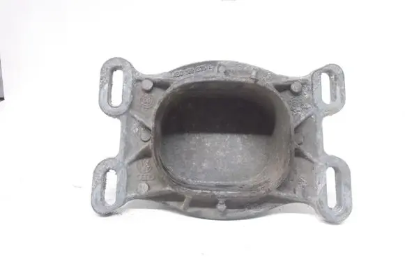 Audi A6 S6 C6 4F Engine mounting bracket 4B0199335L