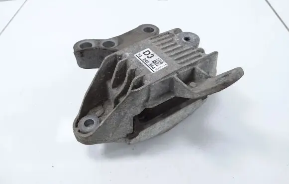 Opel Zafira C Engine mount bracket 13248544
