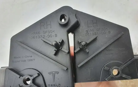 Tesla Model S Front bumper mounting bracket 106133100B