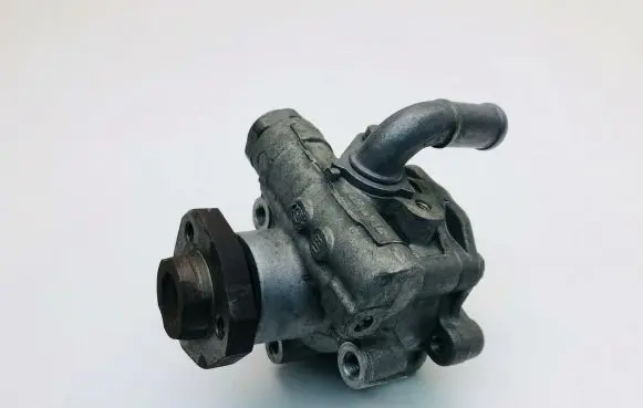 Volkswagen Golf IV Power steering pump 1J0422152G
