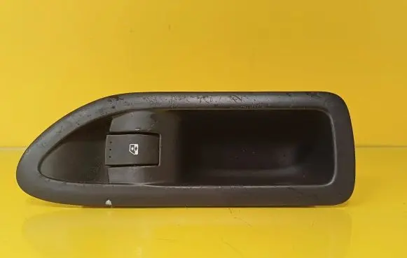 Renault Laguna II Electric window control switch 8200016013