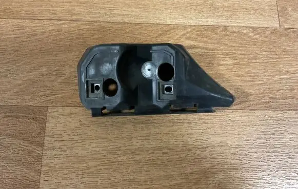 Volvo V50 Front bumper mounting bracket 30655874
