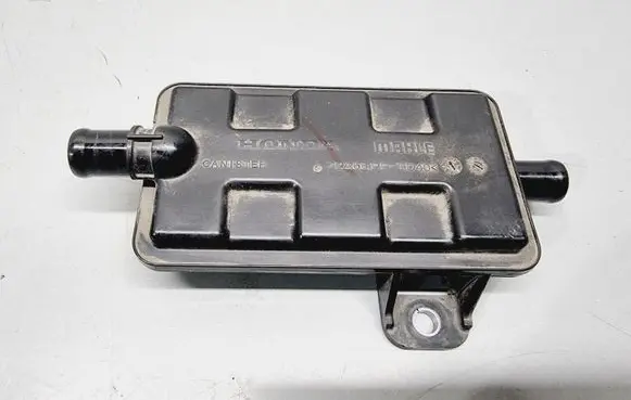 Active carbon filter fuel vapour canister