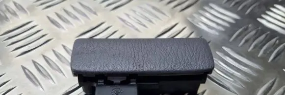 Nissan Almera N16 Glove box handle 686302F010