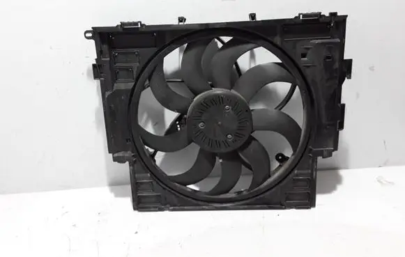 BMW 5 F10 F11 Radiator cooling fan shroud 8642161