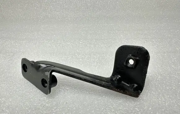 Audi A4 S4 B8 8K Front bumper mounting bracket 8K0807333A