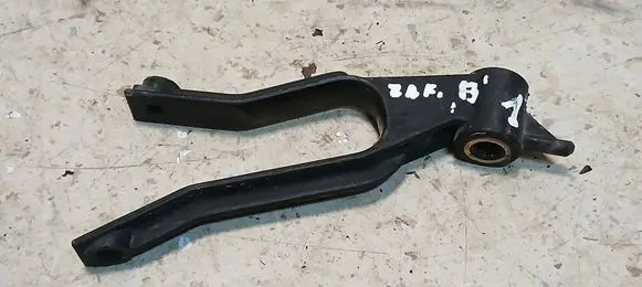 Opel Zafira B Radiator mount bracket 13162131 1917
