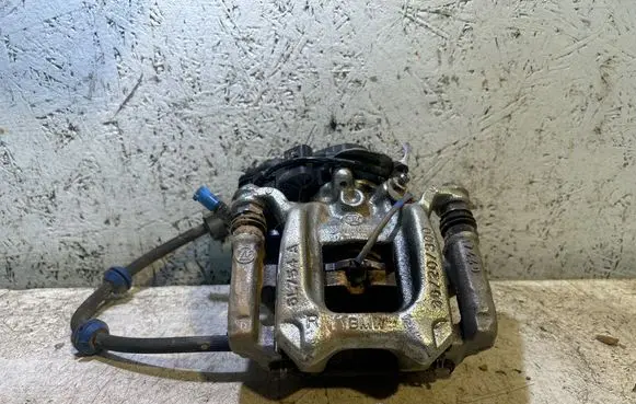 BMW X1 U11 Rear brake caliper 689106602