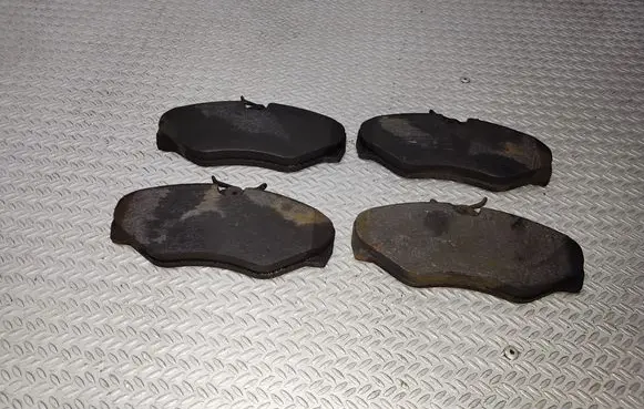 Nissan Primastar Brake pads (front) 