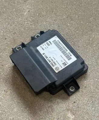 Volkswagen Tiguan Hand brake control module 5N0907801B 16887401A