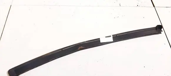 Chevrolet HHR Rubber seal front coupe door 