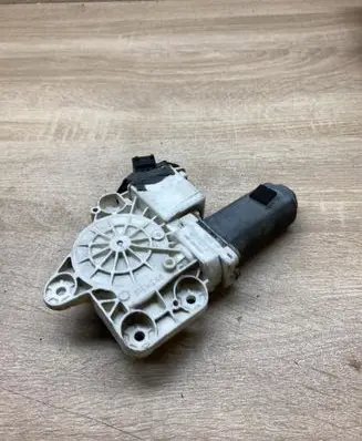 Opel Signum Rear door window regulator motor 24414776 106155102