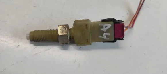 Audi A4 S4 B5 8D Brake pedal sensor switch 443945515