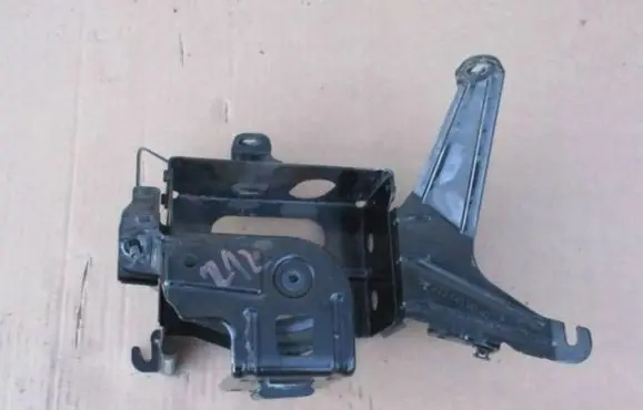 Mercedes-Benz E W212 Other engine bay part 2125452140