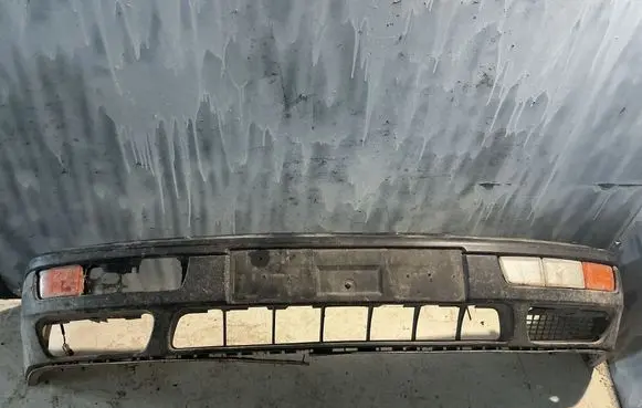 Volkswagen Golf III Front bumper 1H6807217